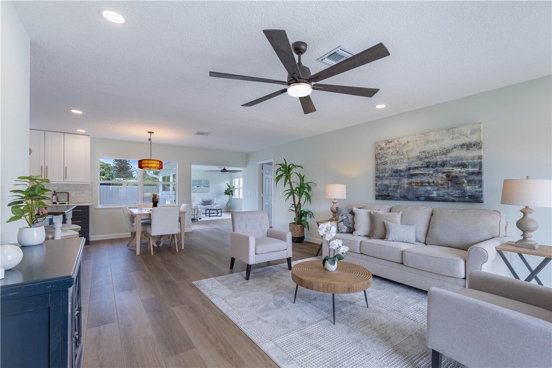 882 Gilbert St, Sebastian, FL 32958 photo