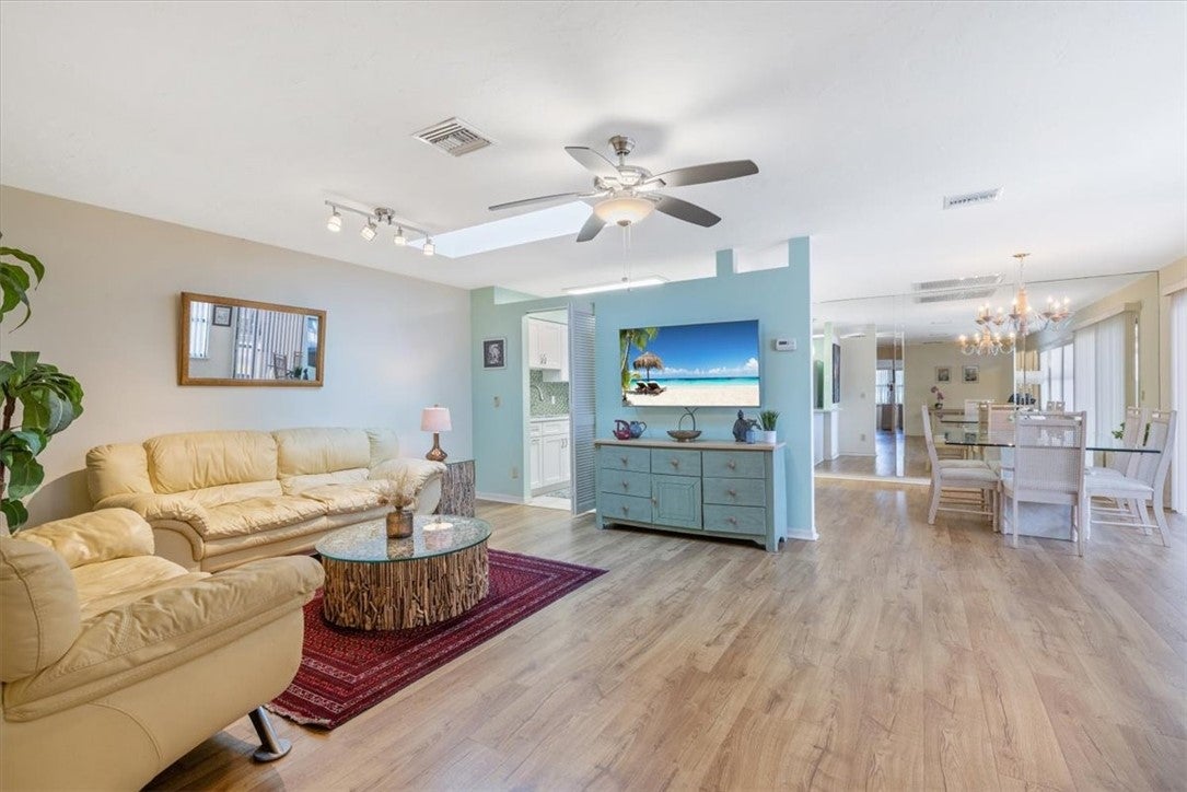 635 Center Ct #101, Vero Beach, FL 32962 photo