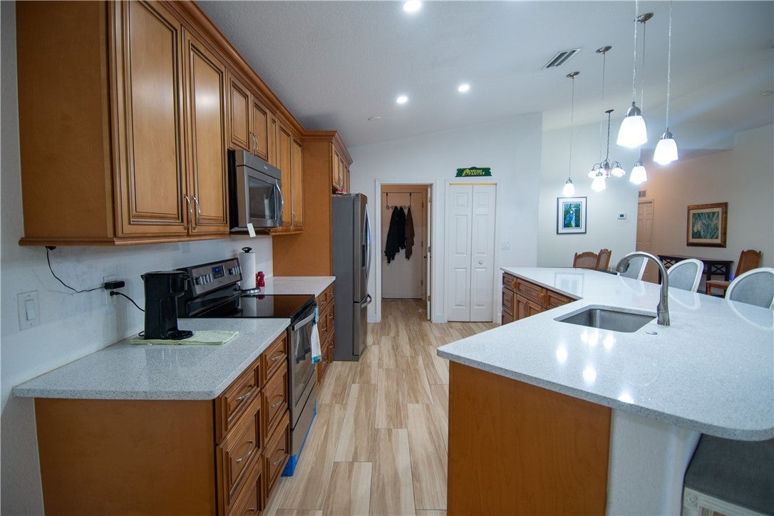876 Greenleaf Cir, Vero Beach, FL 32960 photo