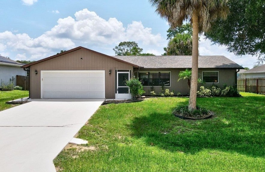 585 Ray St, Sebastian, FL 32958