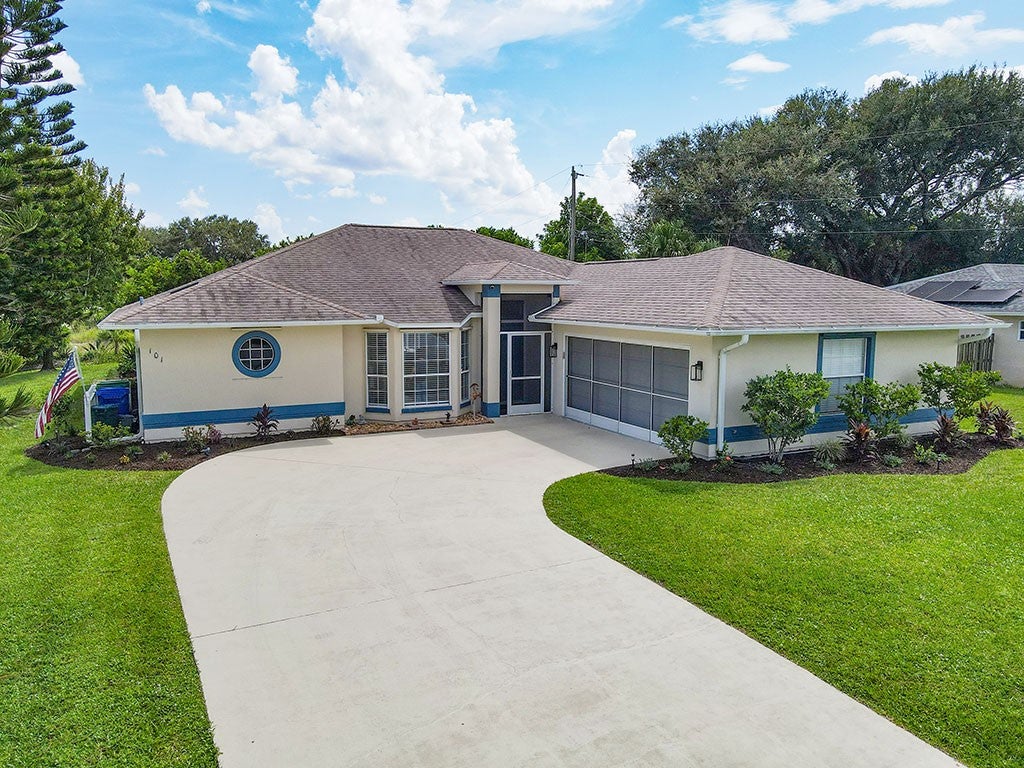 101 Duncan St, Sebastian, FL 32958 photo
