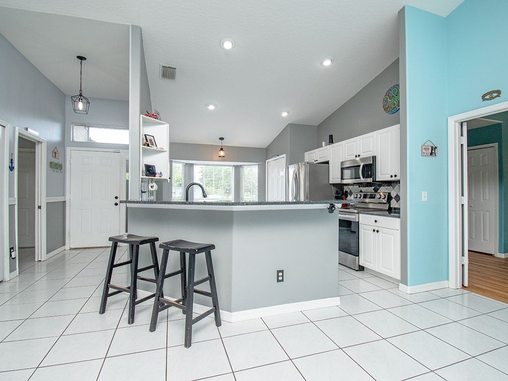 101 Duncan St, Sebastian, FL 32958 photo