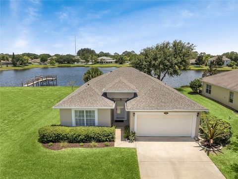Single Family Residence in Vero Beach FL 5905 Orangewood Lane.jpg