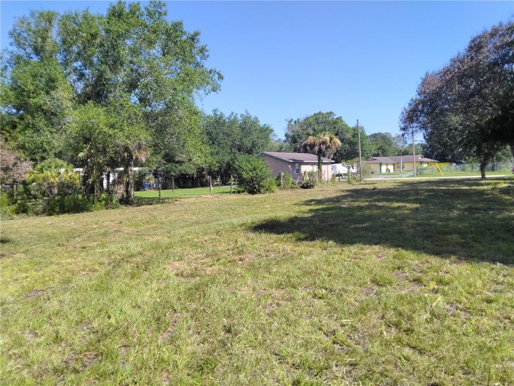 1075 Lincoln St, Fellsmere, FL 32948 photo
