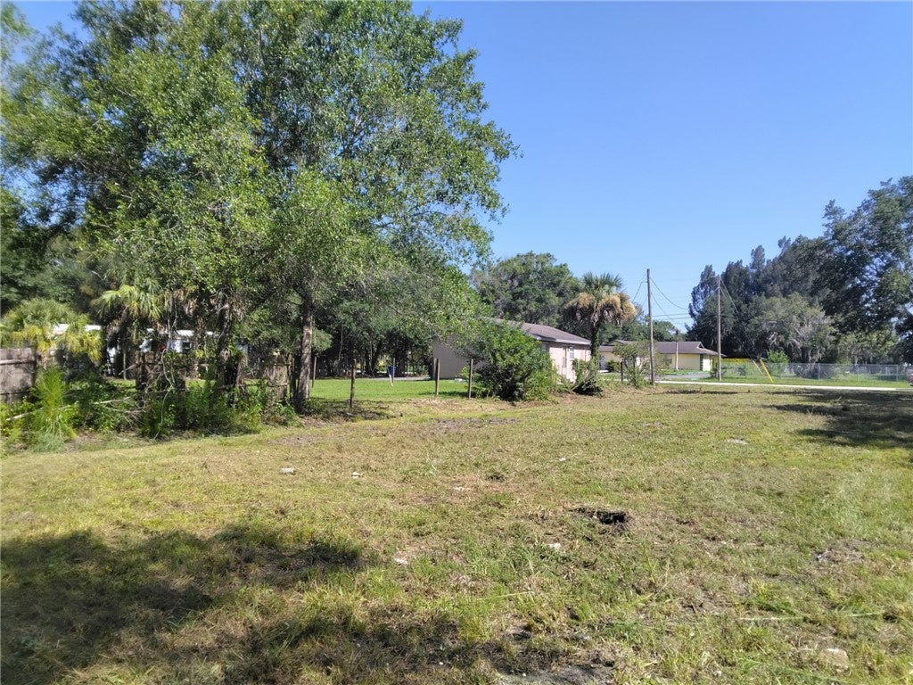 1075 Lincoln St, Fellsmere, FL 32948 photo