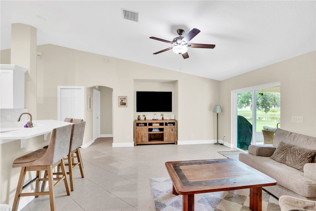 145 36 Ct, Vero Beach, FL 32968 photo