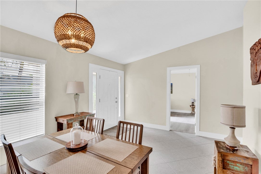145 36 Ct, Vero Beach, FL 32968 photo