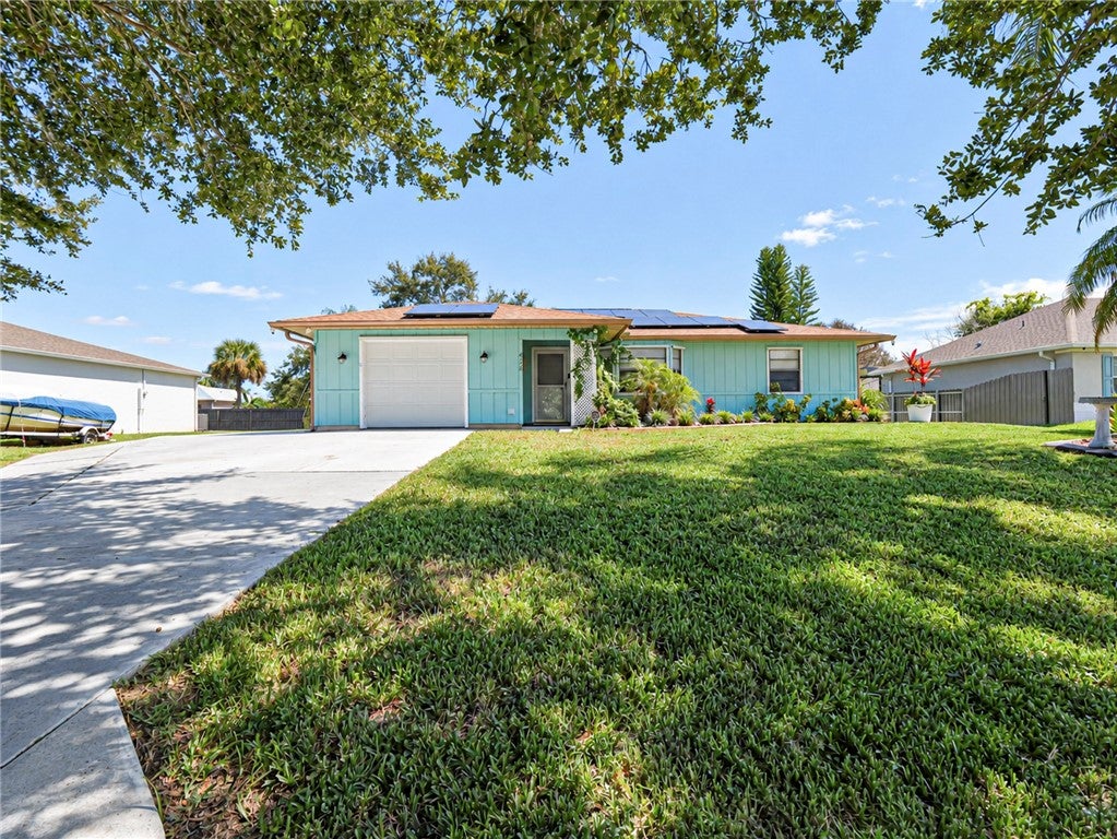 436 Tunison Ln, Sebastian, FL 32958