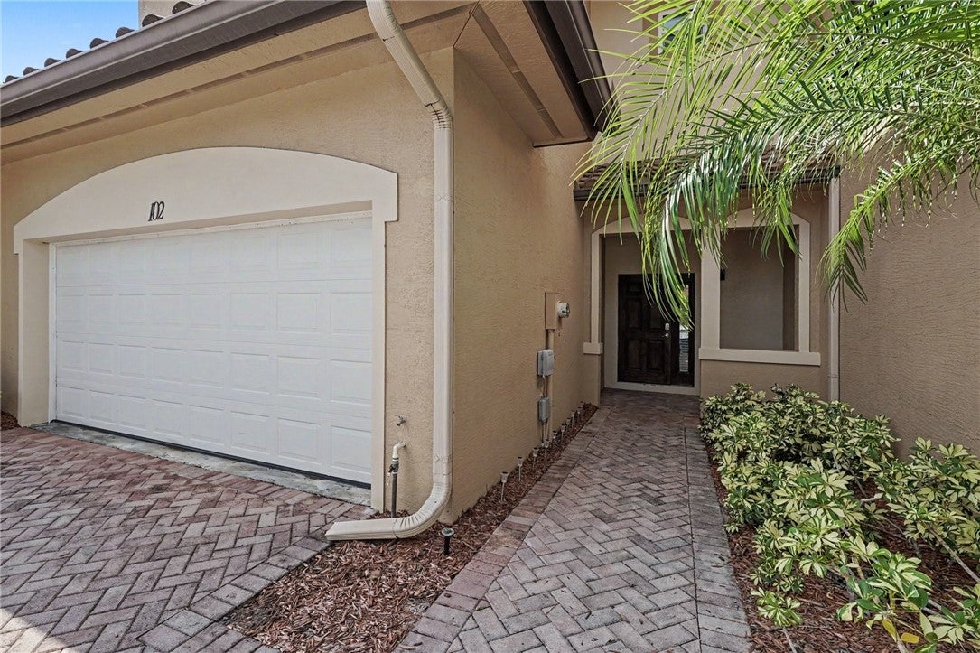 2805 65 Dr #102, Vero Beach, FL 32966 photo