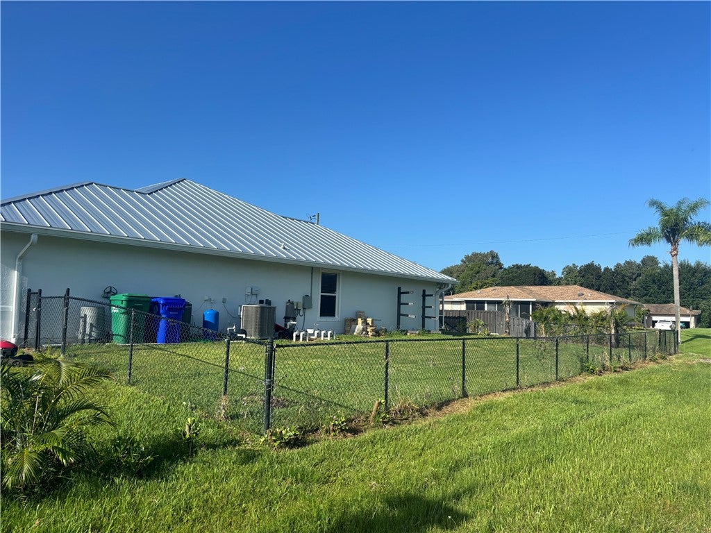 502 Ponoka St, Sebastian, FL 32958 photo