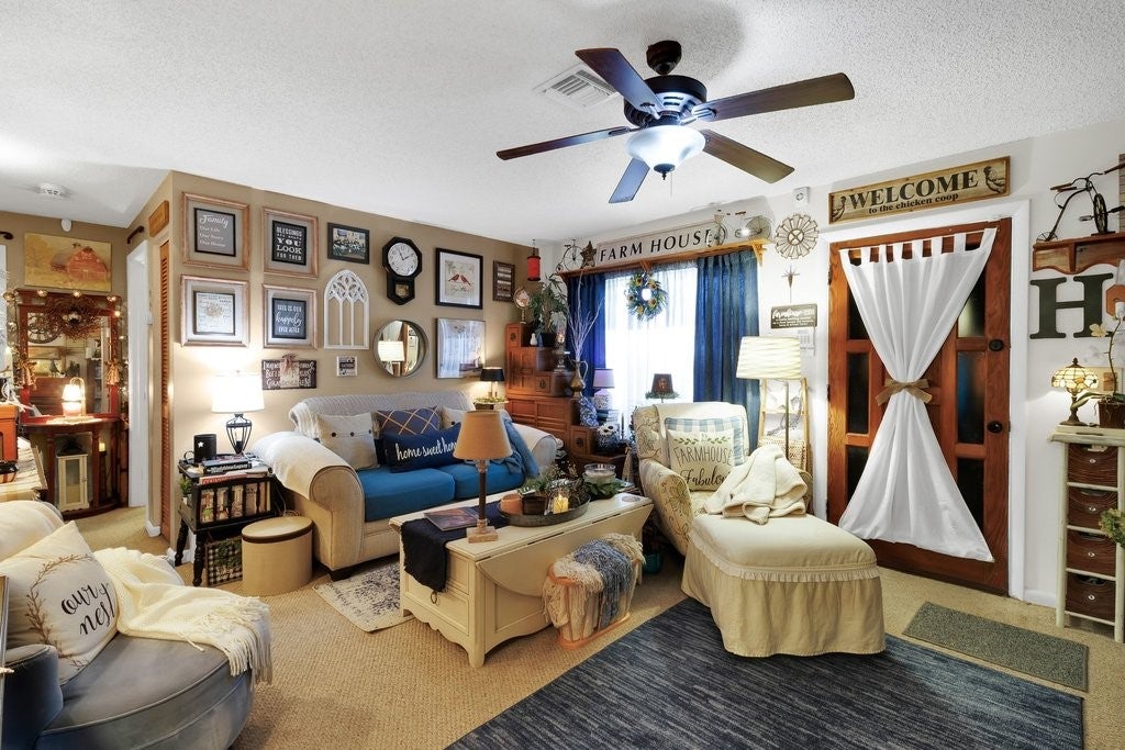 692 Barber St, Sebastian, FL 32958 photo