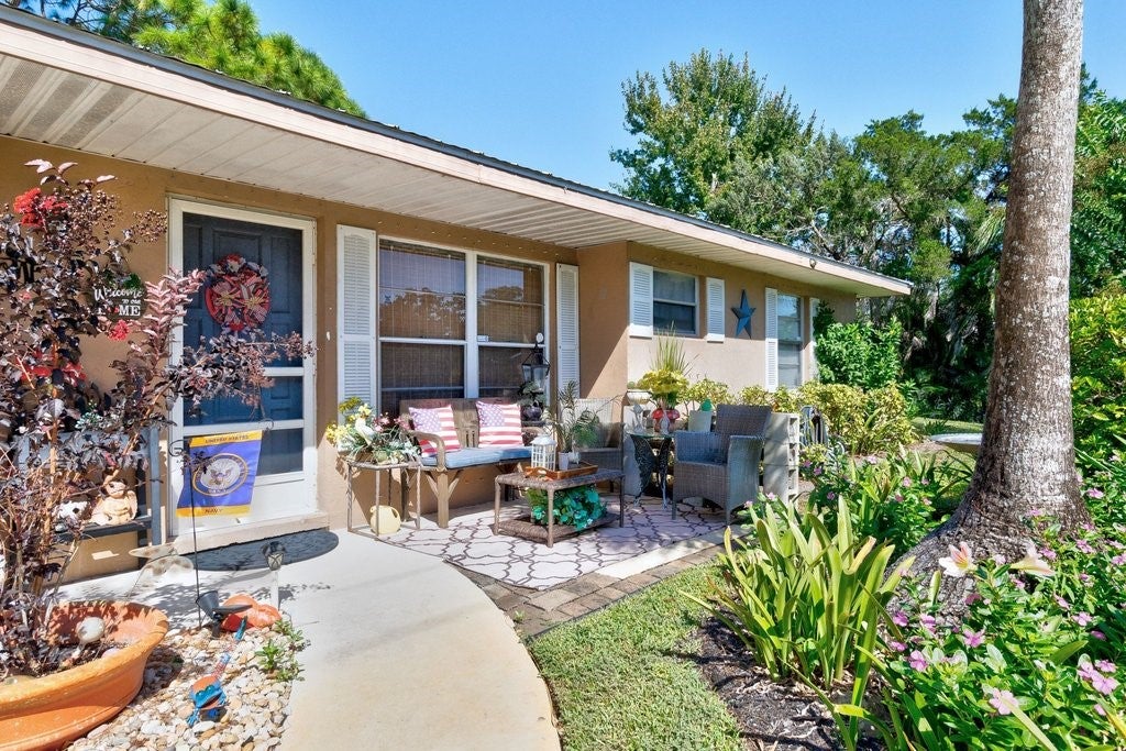 692 Barber St, Sebastian, FL 32958 photo