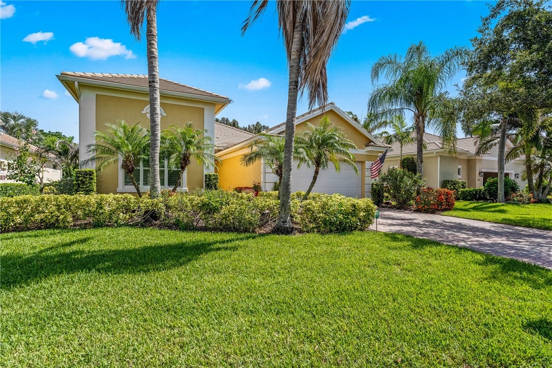 1065 Riverwind Cir, Vero Beach, FL 32967