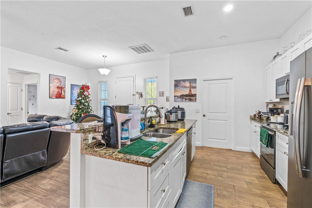 1035 34 Ave, Vero Beach, FL 32968 photo