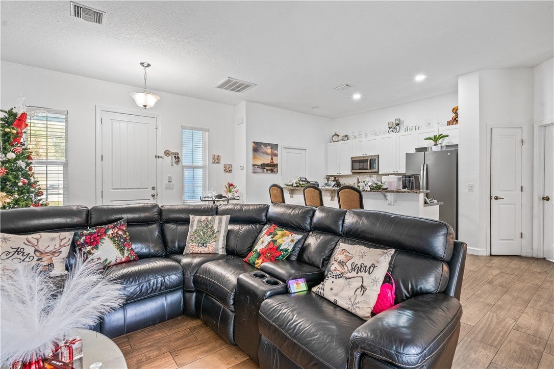 1035 34 Ave, Vero Beach, FL 32968 photo
