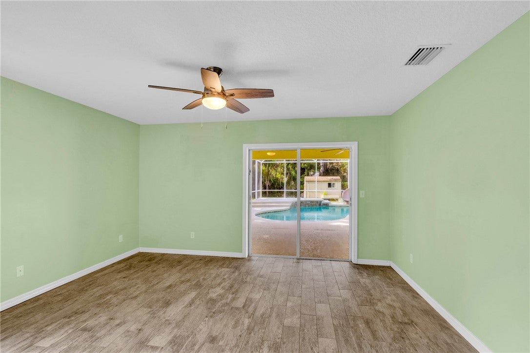 821 Robin Ln, Sebastian, FL 32958 photo