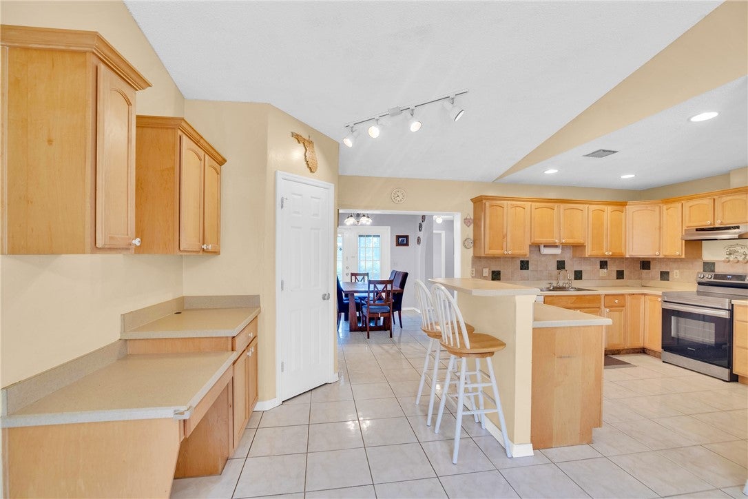 124 Englar Dr, Sebastian, FL 32958 photo