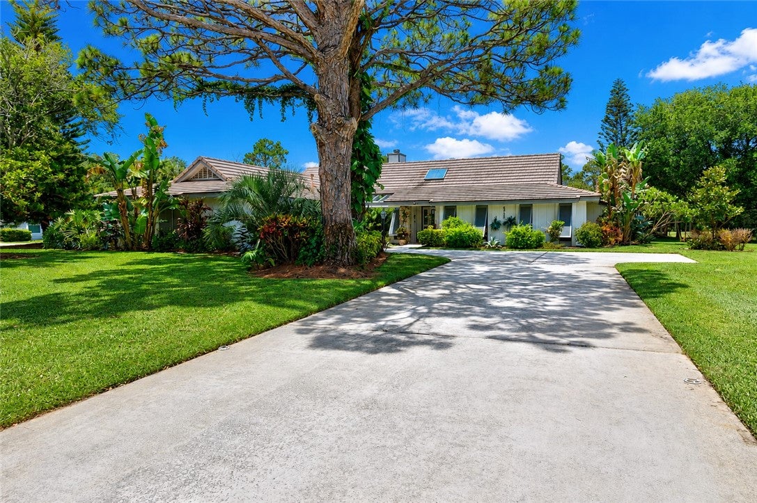 5735 Glen Eagle Ln, Vero Beach, FL 32967 photo