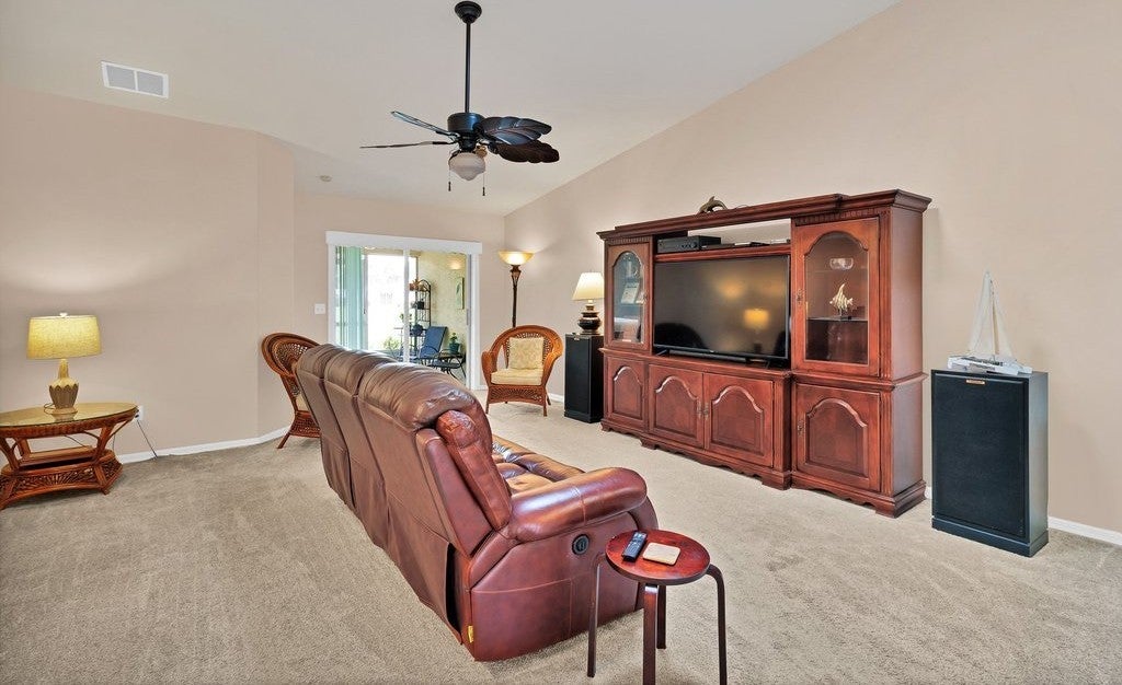 134 Daisy Ln, Sebastian, FL 32958 photo