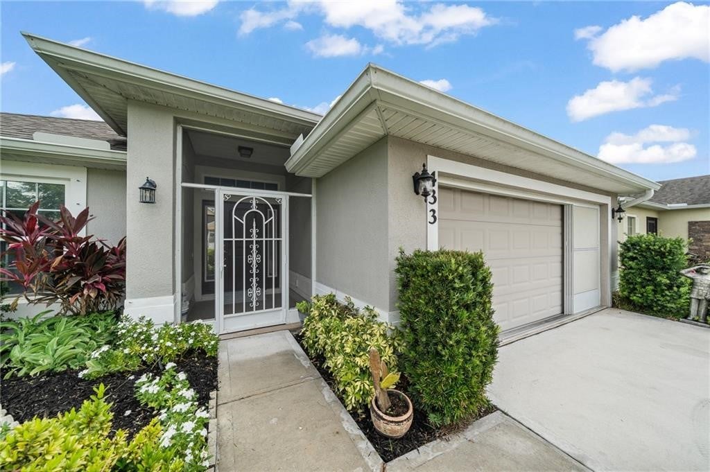 433 Briarcliff Cir, Sebastian, FL 32958
