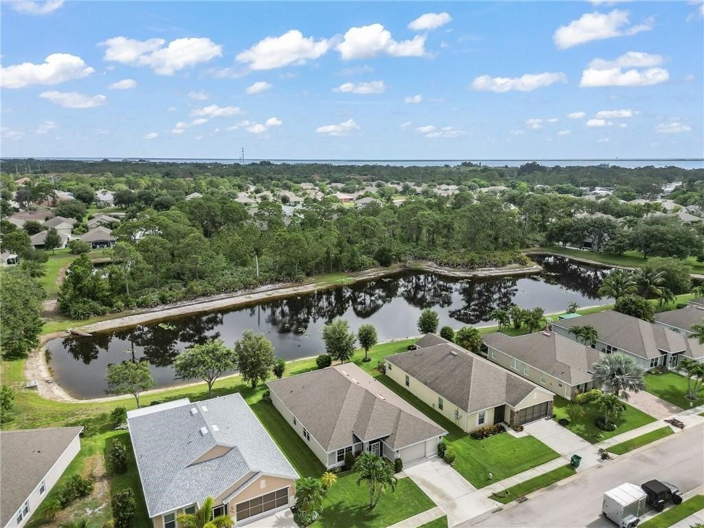433 Briarcliff Cir, Sebastian, FL 32958 photo
