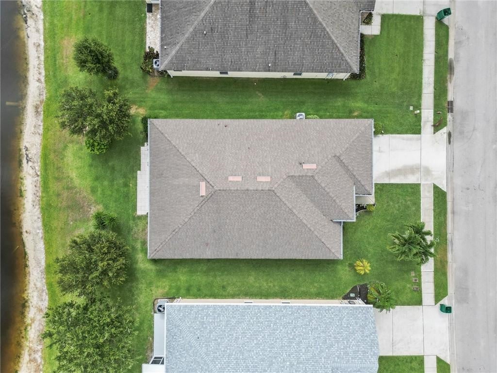 433 Briarcliff Cir, Sebastian, FL 32958 photo