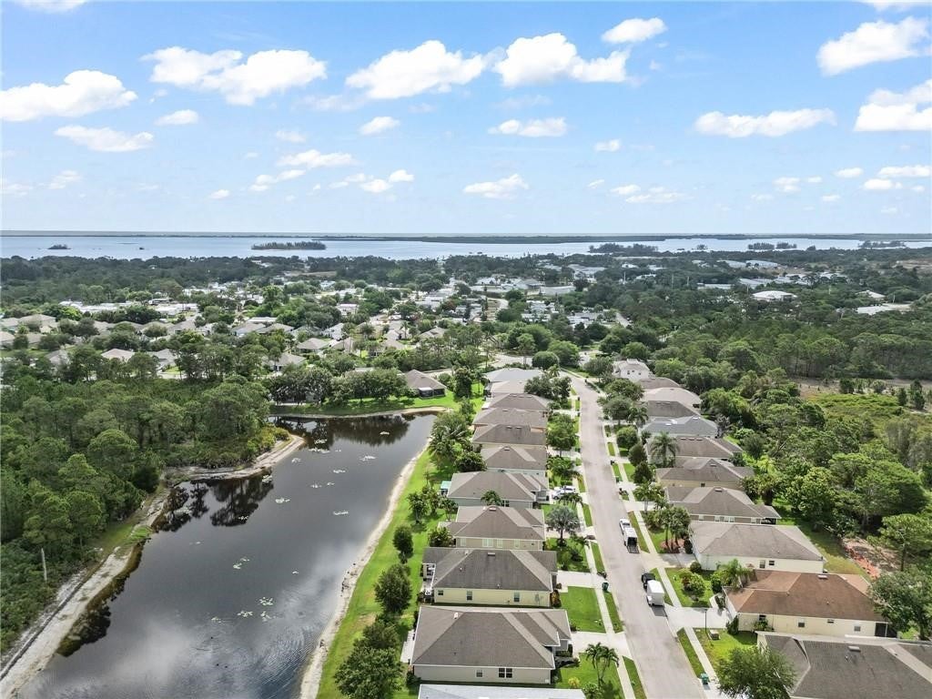433 Briarcliff Cir, Sebastian, FL 32958 photo
