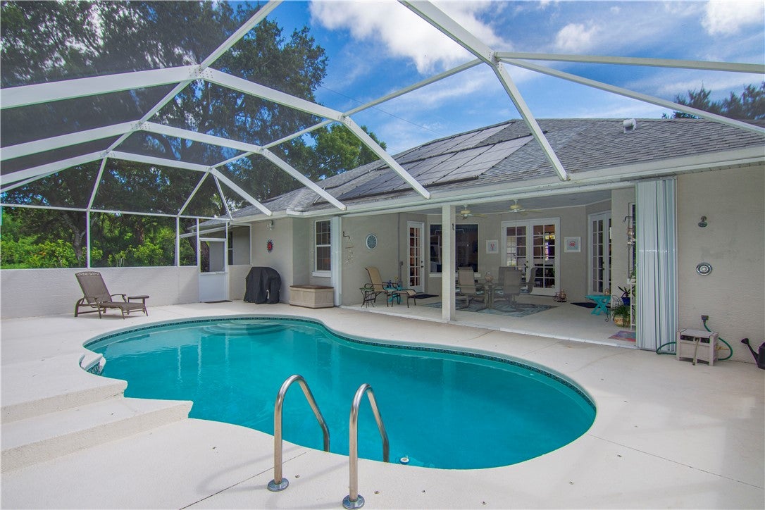 305 40 Ct, Vero Beach, FL 32968 photo