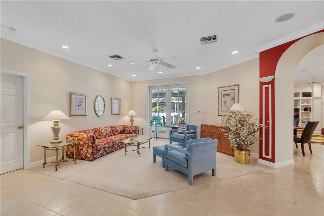 305 40 Ct, Vero Beach, FL 32968 photo