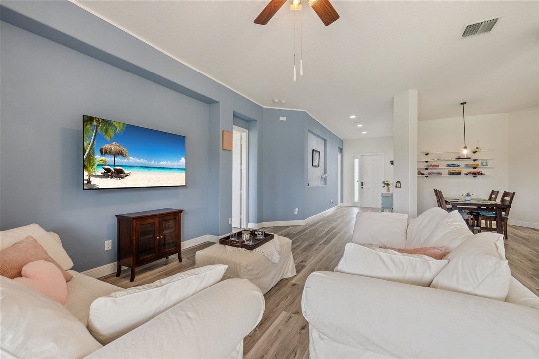670 Tangelo Cir, Vero Beach, FL 32968 photo