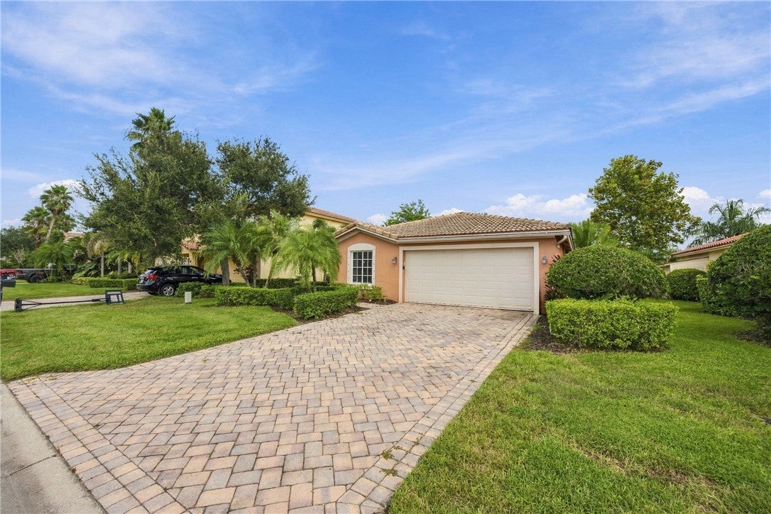 5530 45 Ave, Vero Beach, FL 32967 photo