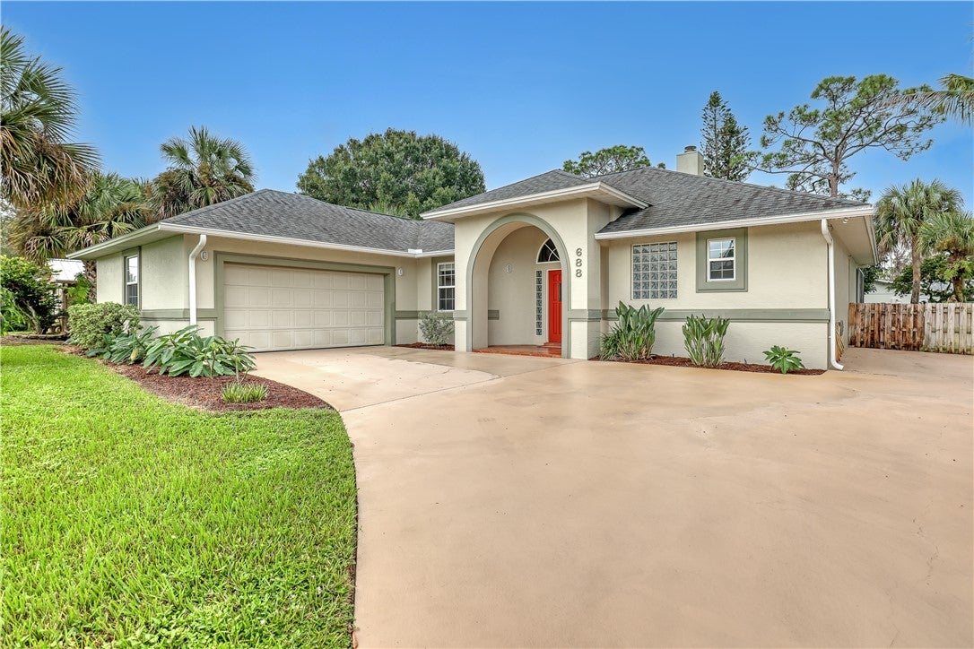 688 Fleming St, Sebastian, FL 32958 photo
