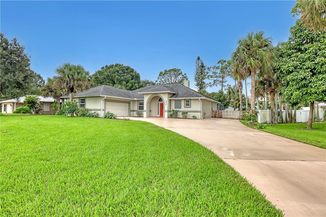 688 Fleming St, Sebastian, FL 32958