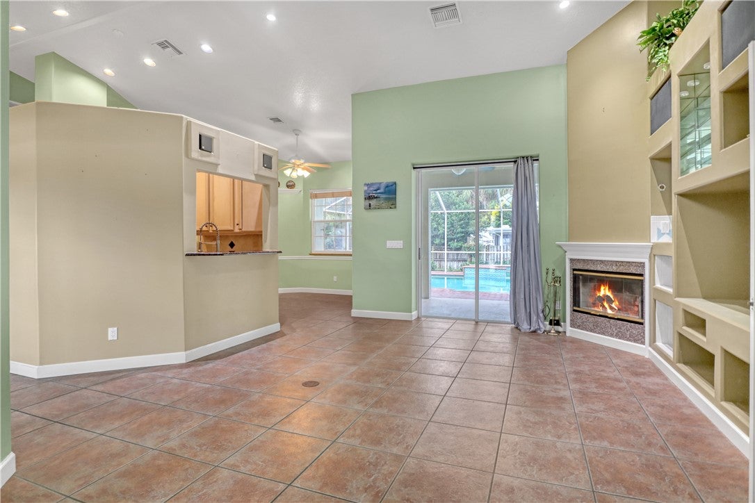 688 Fleming St, Sebastian, FL 32958 photo