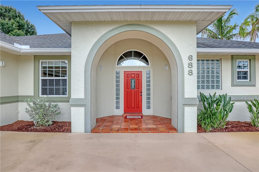 688 Fleming St, Sebastian, FL 32958 photo