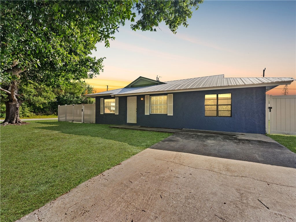304 8 Ave, Vero Beach, FL 32962 photo