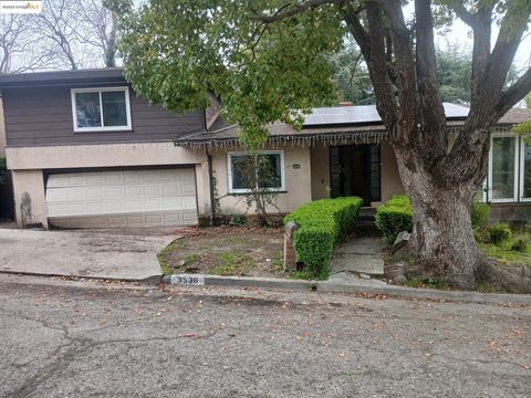 Single Family Residence in Oakland CA 3536 Oak Knoll Blvd.jpg