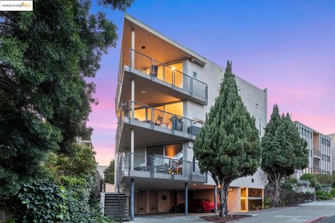 Condominium in Oakland CA 383 Staten Ave.jpg