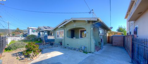 Single Family Residence in Oakland CA 2718 Seminary Ave.jpg