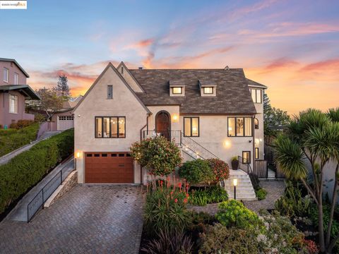 Single Family Residence in Oakland CA 1109 Mandana Blvd.jpg