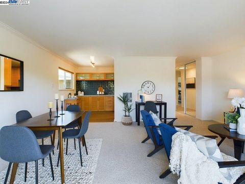 Condominium in Oakland CA 321 Warwick Ave.jpg