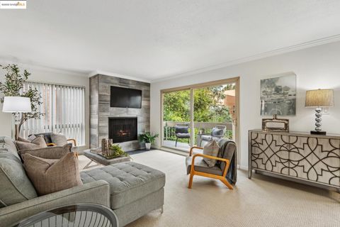 Condominium in Oakland CA 66 Fairmount Ave.jpg