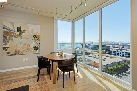 Condominium in Oakland CA 222 Broadway.jpg