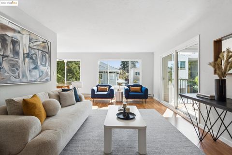Condominium in Oakland CA 424 Staten Ave.jpg