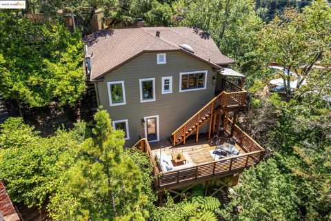 Single Family Residence in Oakland CA 7 East Circle.jpg