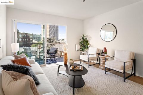 Condominium in Oakland CA 325 Lenox Ave.jpg