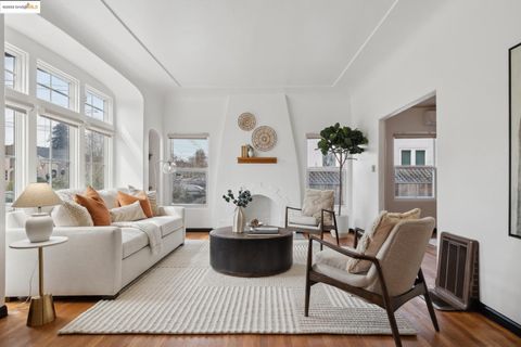 Single Family Residence in Oakland CA 5880 Picardy Dr.jpg