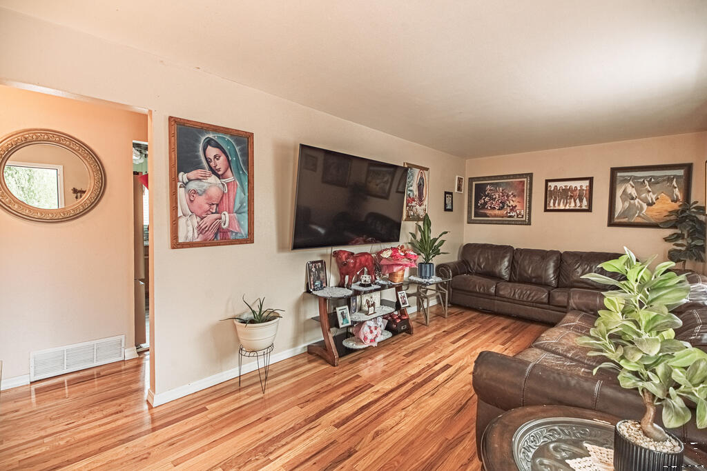 1118 Maxwell St, Colorado Springs, CO 80906 photo