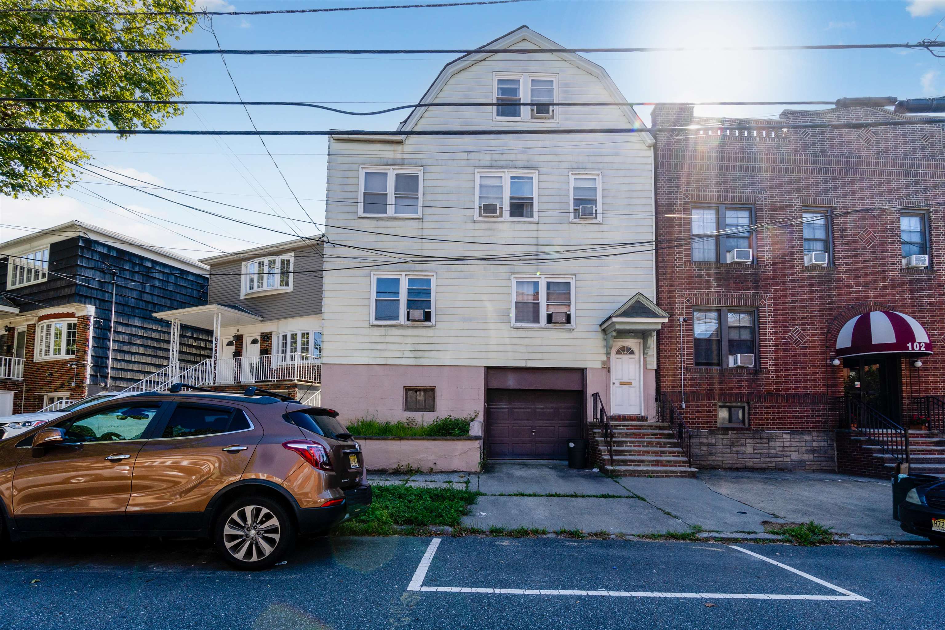 98 49th St, Bayonne, NJ 07002