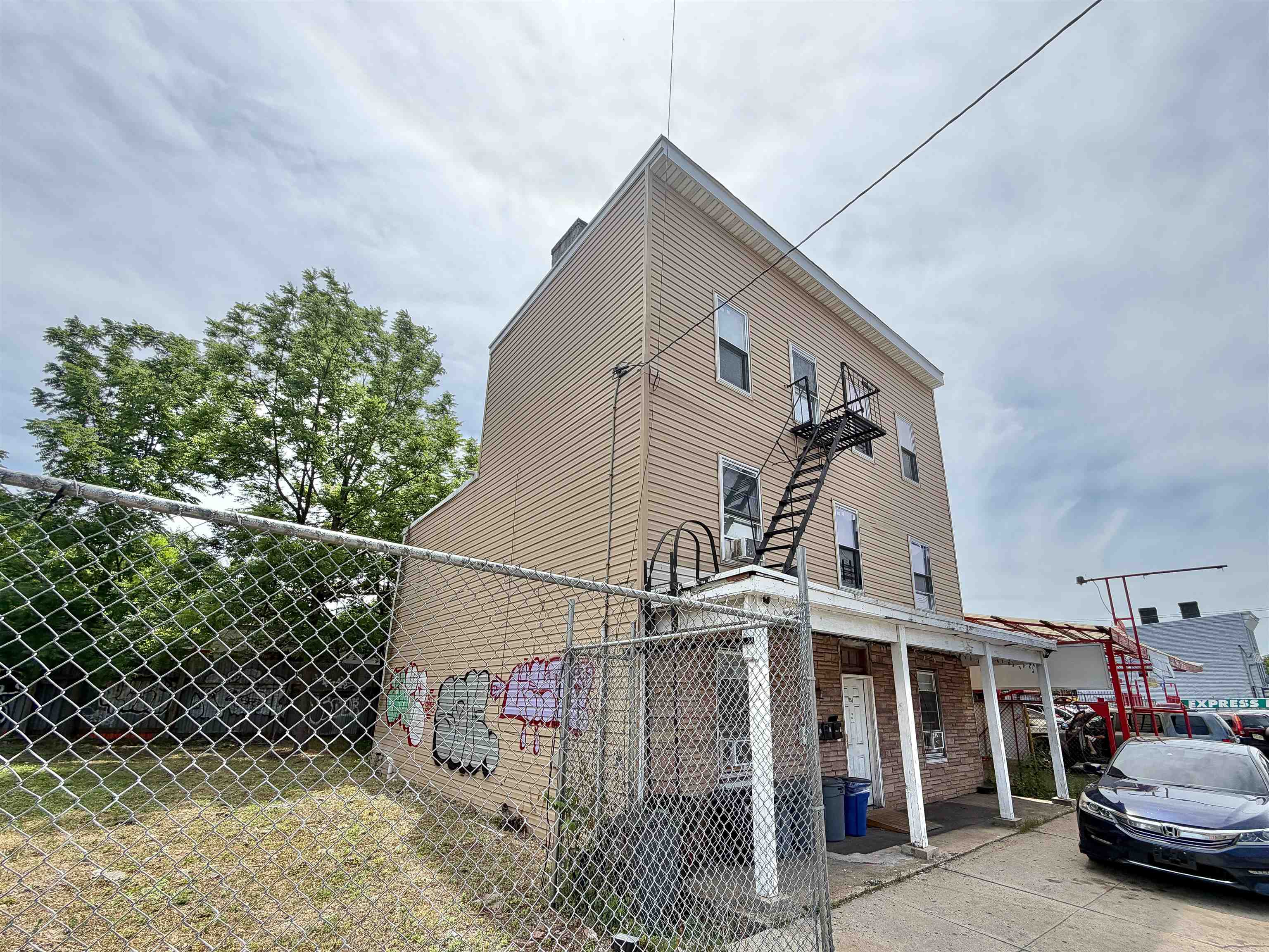 1052 Garfield Ave, Jersey City, NJ 07304 photo